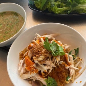 Cần cô phụ quán miến trộn - lương 9tr - quán ở quận 5