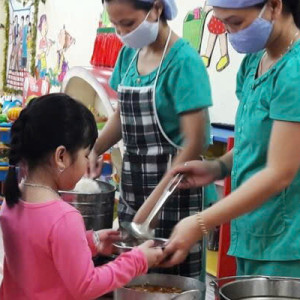 TRƯỜNG MẦM NON Ở BÌNH THẠNH CẦN TUYỂN CÔ NẤU ĂN CẤP DƯỠNG ( ĐI VỀ)