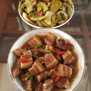 Nhà cấp 4 ở Đồng Nai có 4 người lớn và 1 bé 9 tuồi cần cô về dọn dẹp nhà cửa cơm nước