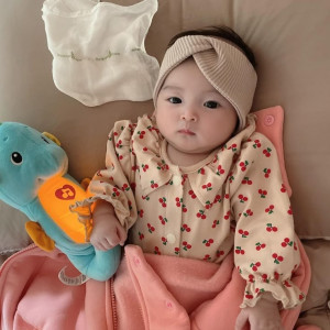 Cần chị chăm bé nhỏ 4 tháng, ở tân bình gần Công viên Hoàng Văn Thụ, lương 12 triệu.