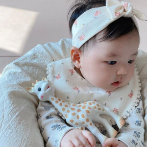 Em đang cần chị chăm bé , nhà em ở quận 3