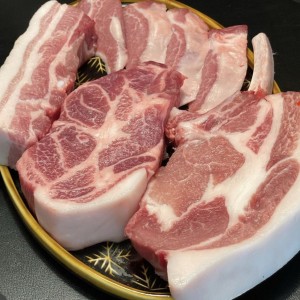 Công ty thực phẩm cần tìm nam rửa thịt heo, cạo lông , xay thịt .. lặt vặt