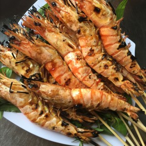 Nhà 1 trệt 2 lầu đường Lê Văn Sỹ cần chị phụ việc nhà và rước bé 4 tuổi đi học về