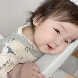 Bé 10 tháng ở Bình Dương tìm cô chăm sóc