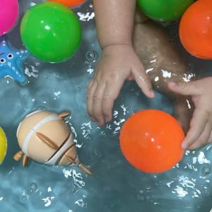 Cần chị chăm bé nhỏ 8 tháng, ở chung cư quận 7, lương 12 triệu.