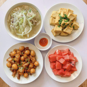 Hiện tại em đang có công việc có sẵn cần tìm cô nhận việc