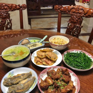 Tuyển chị giúp việc nhà quận 8 - Lương  12 triệu ( bao ăn ở )