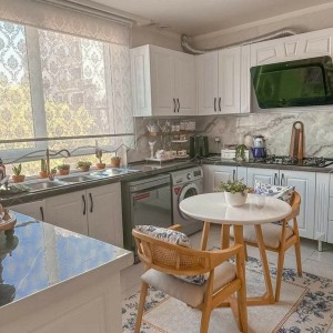 Cần cô GVN đi về Biệt Thự 2 lầu ở Trần Não - quận 2, chỉ có 2 ông bà hơn 70t còn khỏe