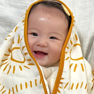 BÉ NHÀ EM VỪA TRÒN 3 THÁNG Ở ĐƯỜNG 3/2 - QUẬN 10 CẦN TUYỂN GẤP 1 BẢO MẪU LƯƠNG 13TR !!!