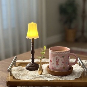 Cần cô chăm bà 83 tuổi, ở ngay quận 3 - lương 11tr bao ăn ở