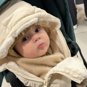 EM TÌM CHỊ COI SÓC CHO BÉ 11 THÁNG Ở CHUNG CƯ Q2 - LƯƠNG 10TR - BAO ĂN Ở LẠI