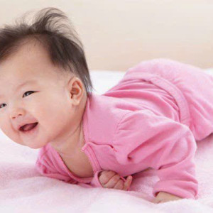 Em cần một chị về chăm bé 5 tháng cho vợ chồng em ở Nguyễn Huệ, quận 1 lương 12 triệu, bao ăn ở.