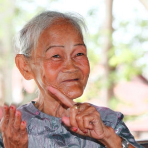 Cần Chị Chăm Sóc Bà đi lại yếu Lương 11tr (Bao ăn ở lại ) tại Thảo Điền- Q2