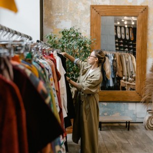 Cần chị làm ở shop quần áo, quận Gò Vấp ( gần chợ Hạnh Thông Tây )