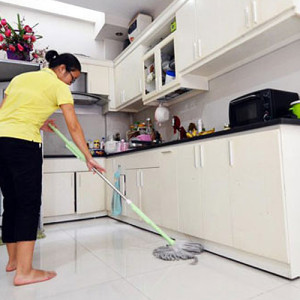 Cần cô giúp việc ăn ở lại đi làm ngay 26 / 8 tuổi dưới 54 tuổi .