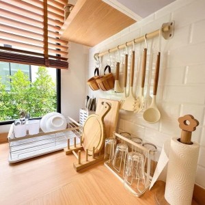 Nhà phố 3 tầng Bình Thạnh. Lương 10tr/tháng, bao ăn ở.