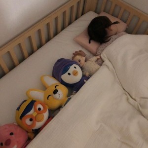 CẦN CÔ CHĂM BÉ LÀM ĂN Ở LẠI LƯƠNG 10-12TR