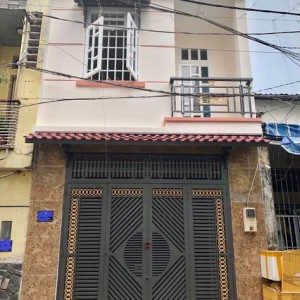 Cần cô giúp việc nhà