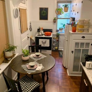 Gia đình em mới chuyển về nhà ở đường Nguyễn Ảnh Thủ, Quận 12, hiện cần chị giúp việc nhà 2 lầu nhỏ gọn