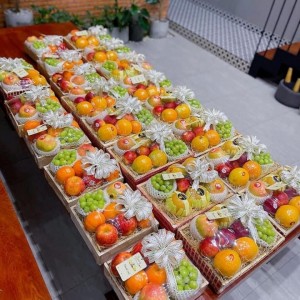Cần chị làm ở cửa hàng trái cây - bánh kẹo ở quận 5 ( bao ăn ở )