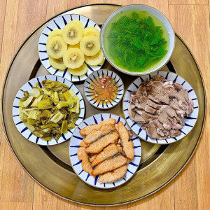 Tuyển Gấp: Cần Chị Giúp Việc Nhà Quận 1 - Lương Cao!