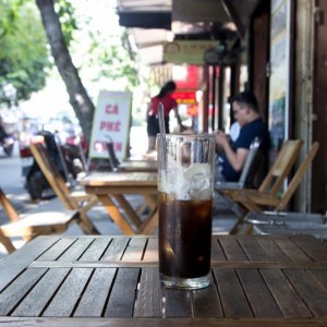Lương 9tr ( bao ăn ở )  cần cô tạp vụ quán cafe ở Long An