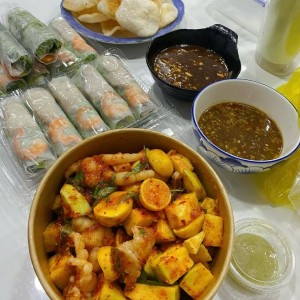 Chung cư Quận 10 – Thành Thái tuyển cô chăm bà 82 tuổi sức khoẻ còn tốt , bà ở 1 mình