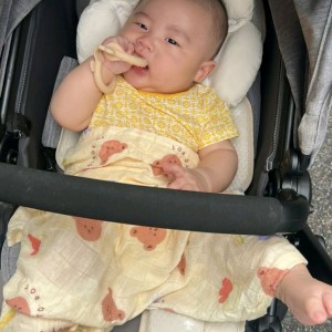 Tuyển gấp cô chăm bé yêu ở Quận 11 - Lương 13 triệu ( bao ăn ở )