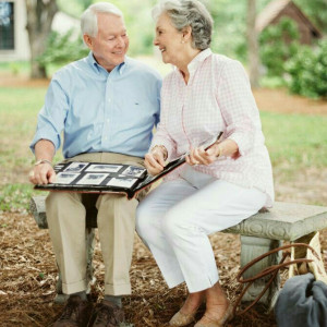 Tìm người giúp việc chăm người già, Lương 10 triệu ( bao ăn ở