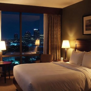 Tuyển Tạp Vụ Khách Sạn