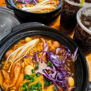 🍜 QUÁN MÌ CAY Ở NGUYỄN HỮU CẢNH- BÌNH THẠNH CẦN CÔ Ở LẠI PHỤ QUÁN 🍜