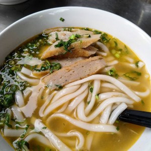 Quán bánh canh ở Dĩ An cần người phụ quán làm ở lại