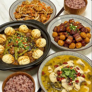 Cần cô gvn đi về ở Sài Gòn Pearl, Nguyễn Hữu Cảnh, Bình Thạnh