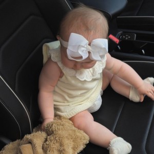 Tuyển người chăm em bé – cần chị chăm bé- Tân Hương- Tân Phú