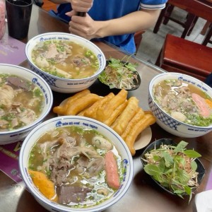 Quán ăn gia đình cần tuyển nhân viên phụ quán  Bún Bò Huế  ,ở quận Thủ đức.