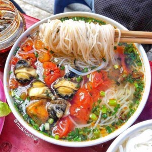 Em cần chị nữ phu quán bún ốc ở Tạ Quang Bửu, Quận 8 ( bao ăn ở lại )