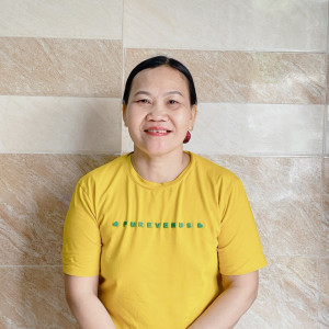 Cô Liên 52 tuổi quê miền Trung chịu thương chịu khó không ngại việc