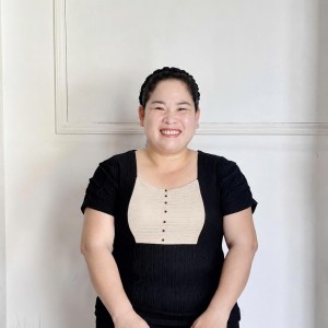 Em Tìm Việc Cho Chị Nga