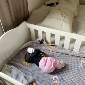 Tuyển dụng gấp: Chăm bé Quận 7 - Lương 14 triệu ( bao ăn ở )