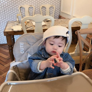 Bé nhỏ 15 tháng ở quận 4 Đang cần chị chăm