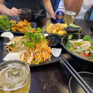 Cần tuyển 1 nữ phụ quán nhậu , ở quận 8