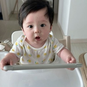 Cần cô chăm bé hiền lành, yêu trẻ, Lương 13 triệu ( bao ăn ở )