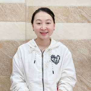 Chị Tú Anh 28 tuổi người miền Trung là người chịu khó, siêng năng, tự tin làm tốt các công việc được giao, không ngại viêc