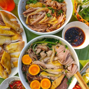 Cần Nam / nữ phụ quán Mì Quảng ở quận 2 ( bao ăn ở)